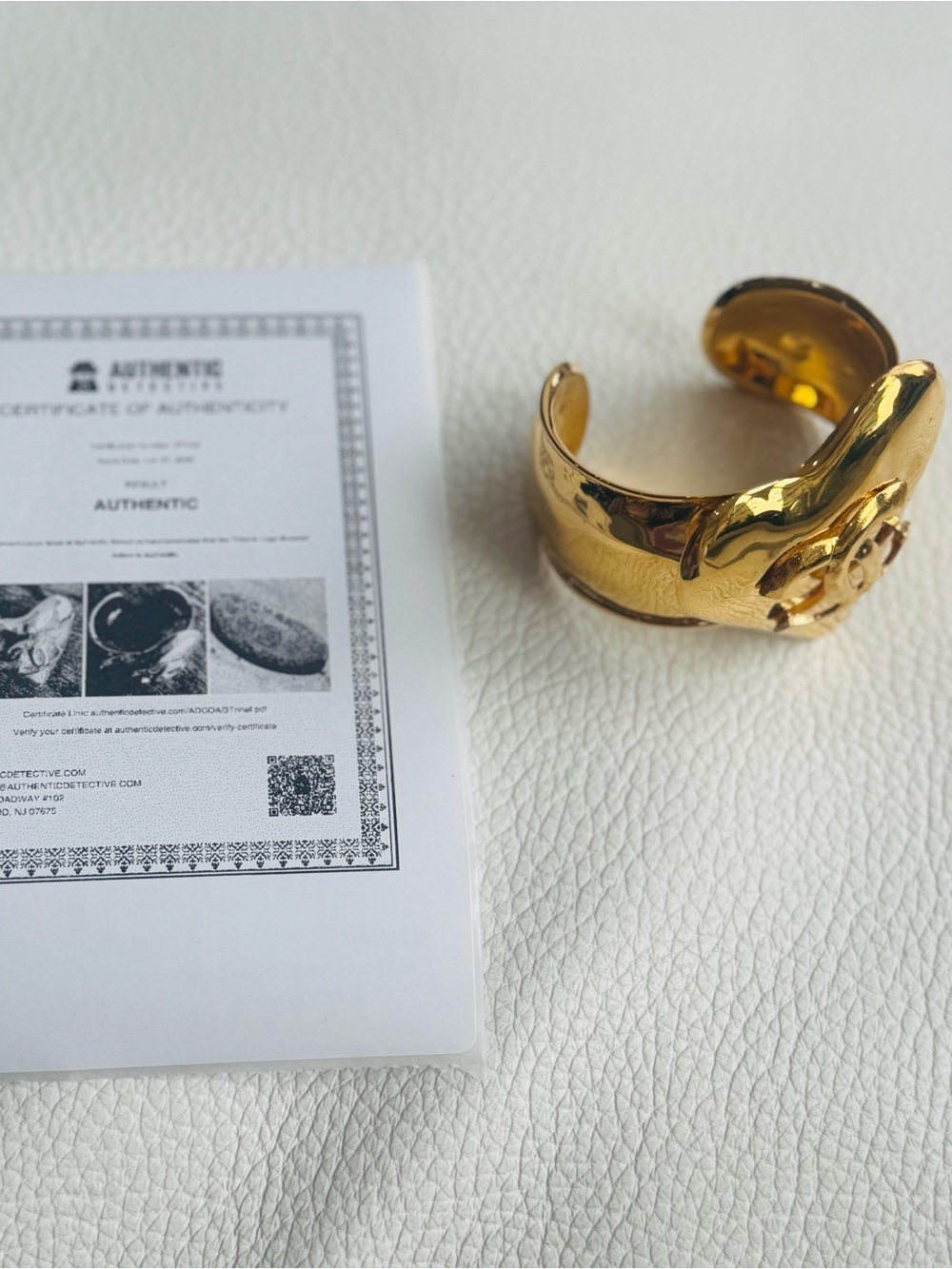 Chanel Gold Heart CC Cuff Bracelet from 1993 with COA - Picture 7 of 7